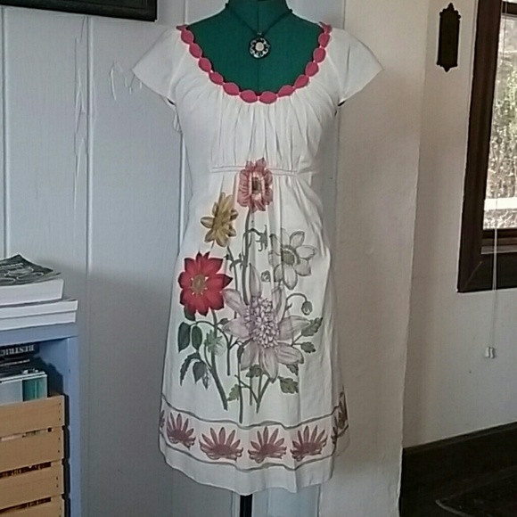 Max Studio Dresses & Skirts - Max Studio Retro Flower Dress